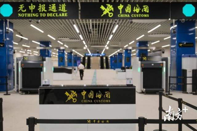 海關(guān)“黑科技”，為安全通關(guān)保駕護航。  