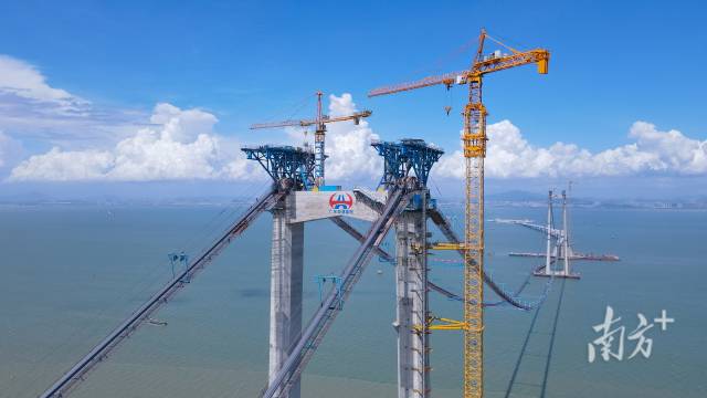 此前正在建設(shè)中的伶仃洋大橋主塔。