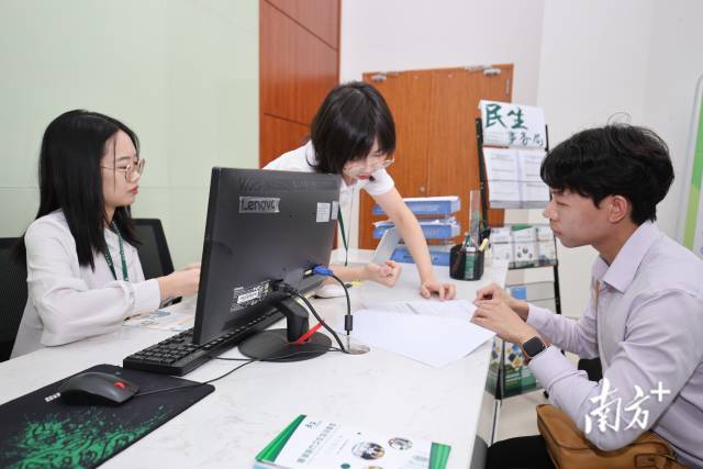 首批已有4名澳門醫(yī)療人員成功申請跨境執(zhí)業(yè)。 