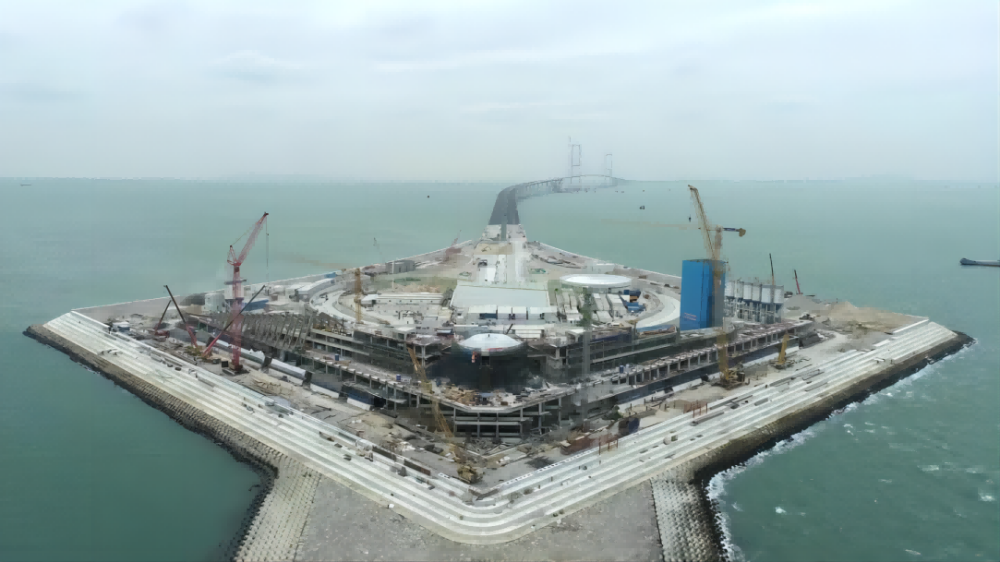 深中通道西人工島建設(shè)現(xiàn)場。