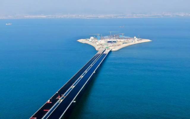 2023年11月27日，深中通道西人工島，形似巨大的風(fēng)箏。圖/新華