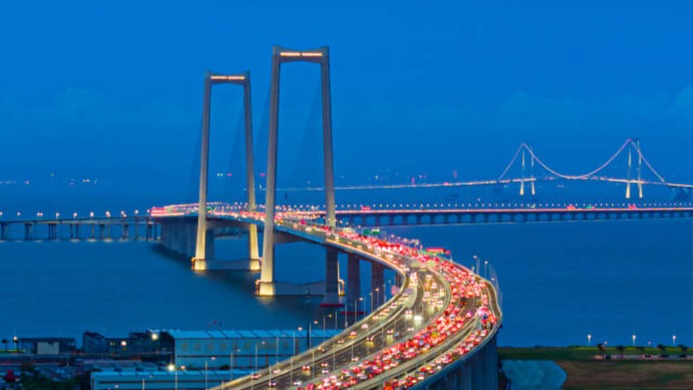 深中通道24小時(shí)車流量超12.5萬(wàn)車次 開通后全線車流保持相對(duì)高位運(yùn)行