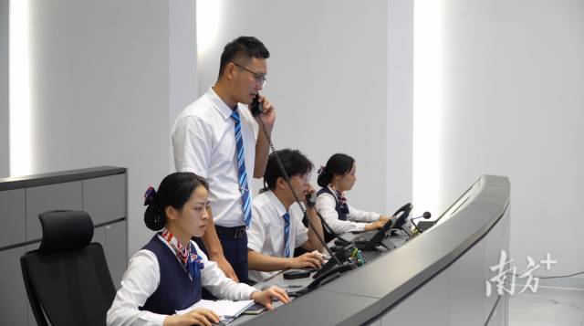 深中通道路網(wǎng)調(diào)度中心。南方+ 石磊 拍攝