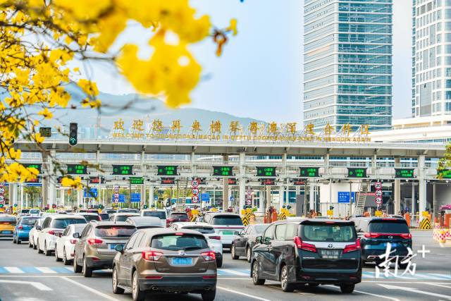 分線管理政策實(shí)施半年來，人、車、貨物通行平穩(wěn)有序。
