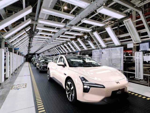 小鵬汽車(chē)MONA M03上市22天下線超萬(wàn)輛。受訪企業(yè)供圖
