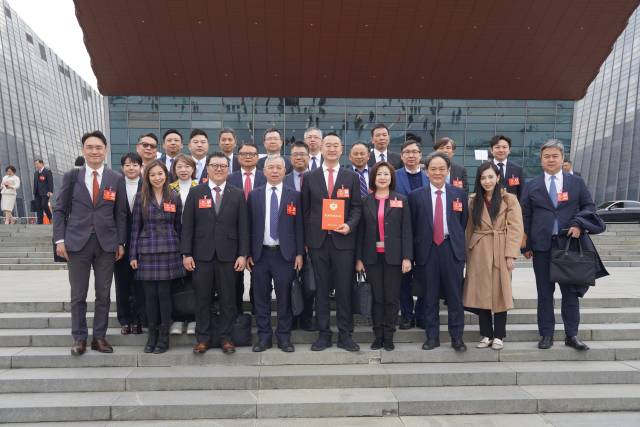 廣東省政協(xié)十三屆三次會議在廣州開幕。