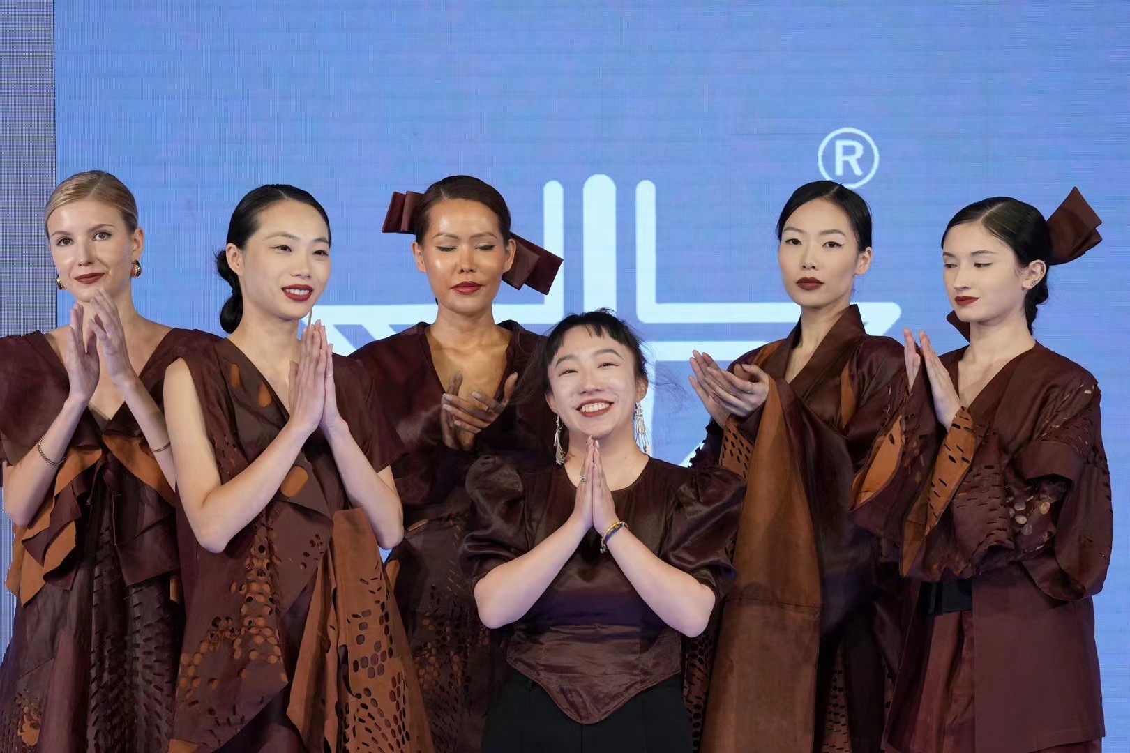 中雍云紗登上紐約時裝周T臺。圖片來源：受訪者提供