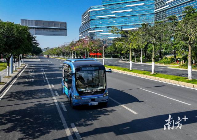 文遠(yuǎn)知行無(wú)人駕駛汽車