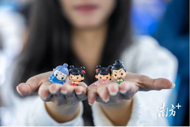 “排排坐mini系列”。