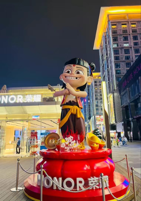 在東莞市區(qū)的大型哪吒手辦。圖源網(wǎng)友Z.7