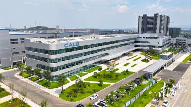 中創(chuàng)新航江門生產(chǎn)基地。 南方+ 楊興樂 攝