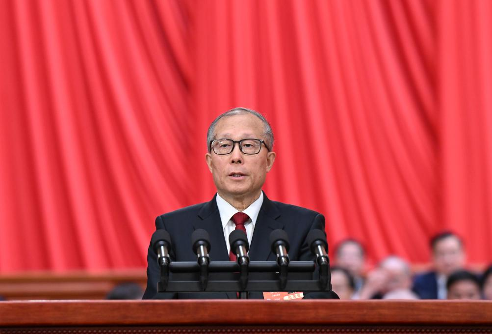 3月5日上午，第十四屆全國(guó)人民代表大會(huì)第三次會(huì)議在北京人民大會(huì)堂開(kāi)幕。受全國(guó)人大常委會(huì)委托，全國(guó)人大常委會(huì)副委員長(zhǎng)李鴻忠作關(guān)于全國(guó)人民代表大會(huì)和地方各級(jí)人民代表大會(huì)代表法修正草案的說(shuō)明。新華社記者 張領(lǐng) 攝