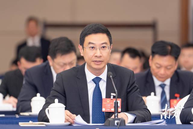 全國(guó)人大代表，肇慶市委副書(shū)記、市長(zhǎng)許曉雄：奮力打造大灣區(qū)西部制造新城