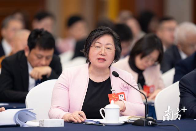 全國(guó)人大代表、廣東省人民醫(yī)院（省醫(yī)學(xué)科學(xué)院）黨委書(shū)記周琳：“三張?zhí)幏健弊寖?yōu)質(zhì)醫(yī)療資源更觸手可及