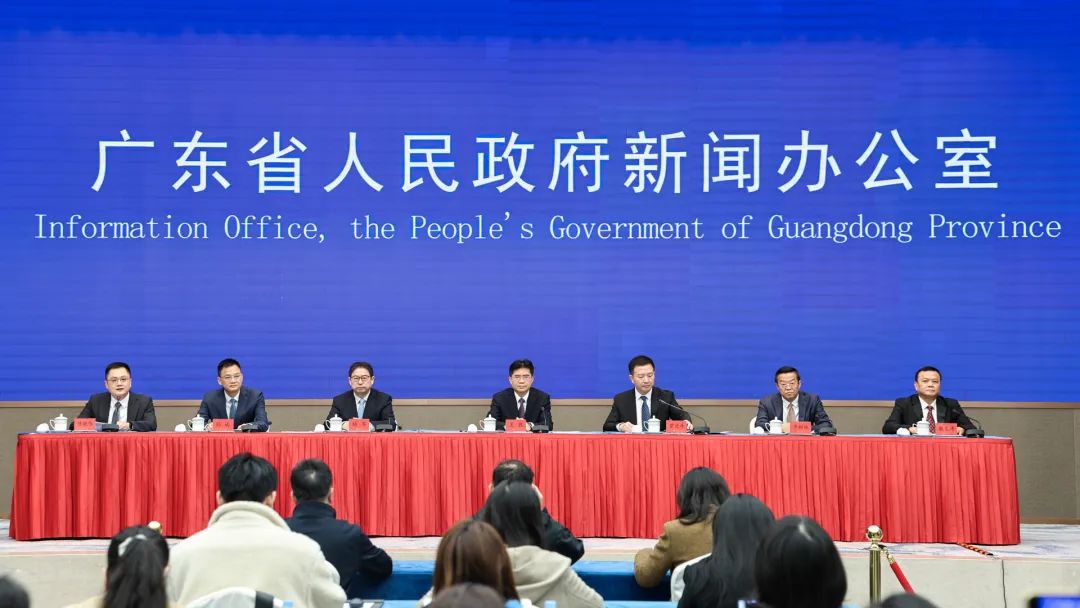 《廣東省推動(dòng)人工智能與機(jī)器人產(chǎn)業(yè)創(chuàng)新發(fā)展若干政策措施》新聞發(fā)布會(huì)在廣州召開(kāi)