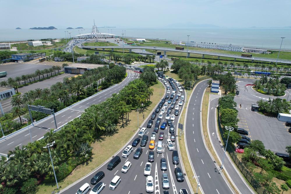 2025年1月31日拍攝的港珠澳大橋橋頭（無人機照片）。新華社發(fā)（黎釗德攝）